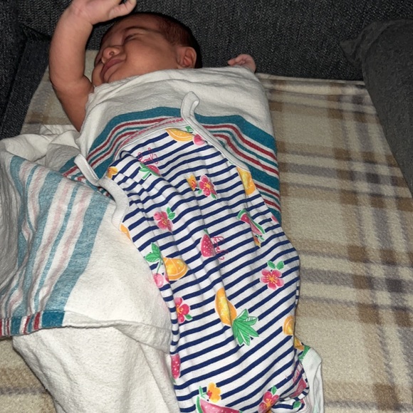 NWOT Juicy Couture Los Angeles California baby size 0-3 months KIDS RN#130323 - Picture 8 of 9